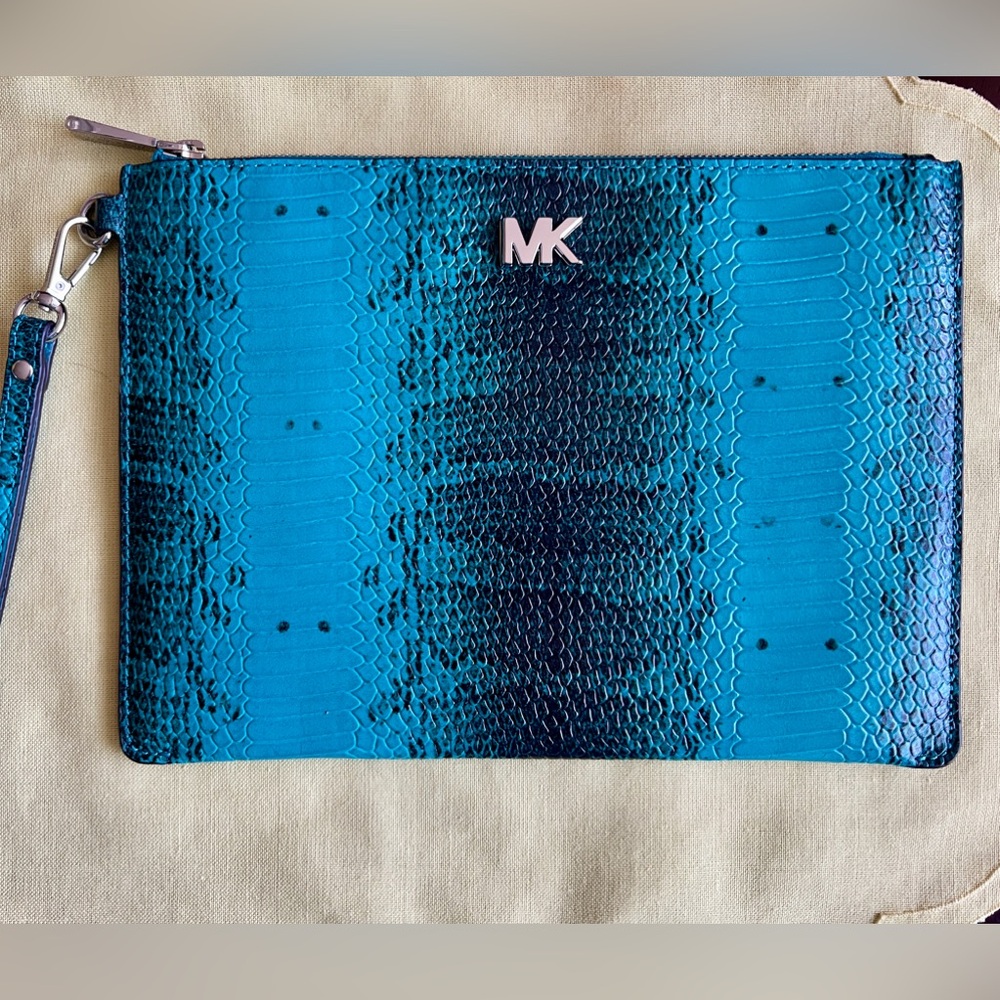 MICHAEL Michael Kors Medium Zipped Pouch in Embossed Leather - Turquoise - EUC